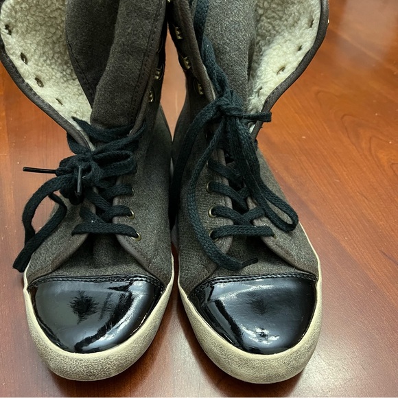 Sam Edelman hi /low top sneakers with faux shearing lining shoes size 7.5 - Picture 4 of 16